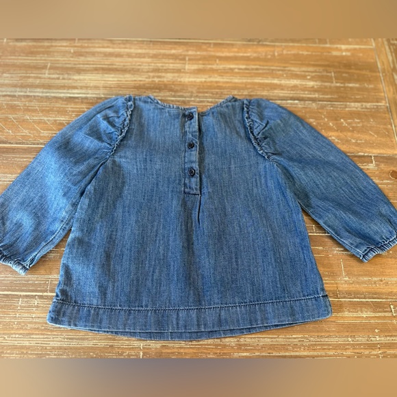 Toddler gap, long sleeve shirt with ruffle shoulder, sz 18-24mos - Picture 3 of 5